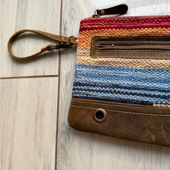 Myra Bag - Midsummer Wristlet Clutch Pouch - Leather Wristlet Strap - Picture 3 of 7